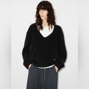 MO&Co. Wool Deep V-Neck Loose Sweater Black Minimalist Size M